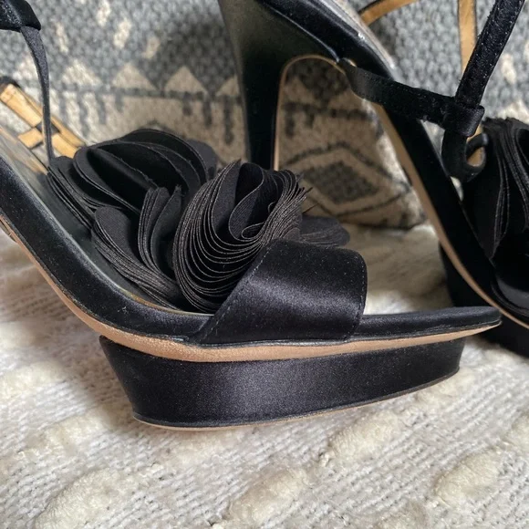 {Badgley Mischka} Satin Heels - Picture 6 of 9